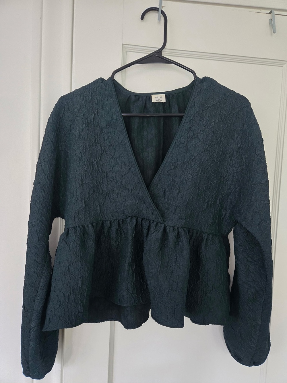 Aritzia Wilfred Peplum Textured V-Neck Blouse in Forest Green XS